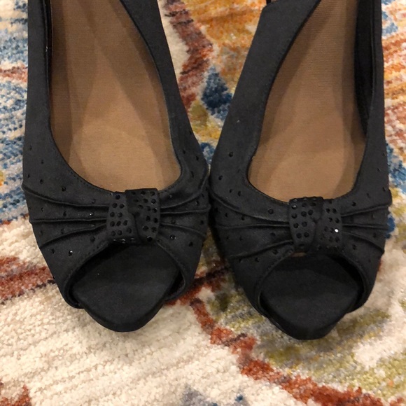 Black Heels - Picture 4 of 4